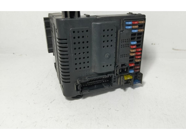 Блок предохранителей 28024617 Volvo XC90