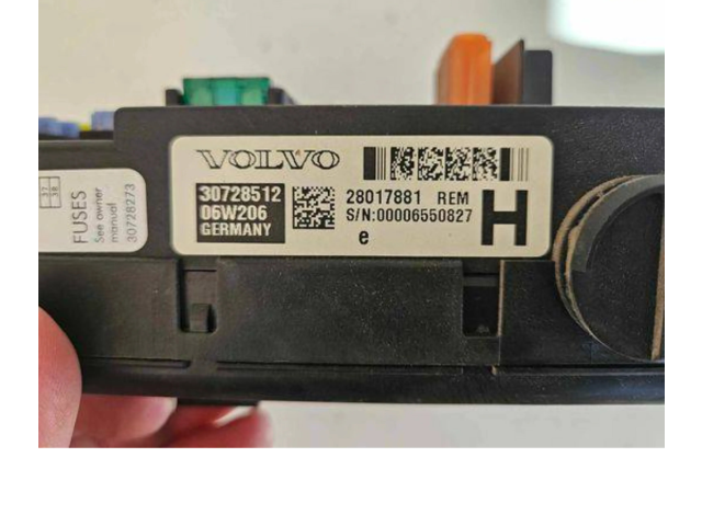 Блок предохранителей 30728512, 28017881 Volvo XC90