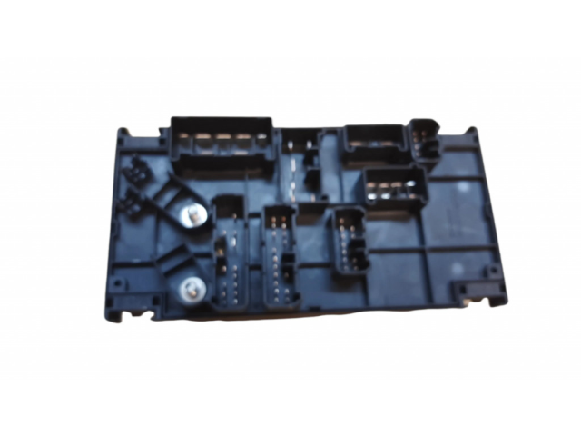 Блок предохранителей 82241AG060 Subaru Legacy