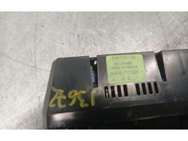 Дисплей    9600972280   Peugeot 605