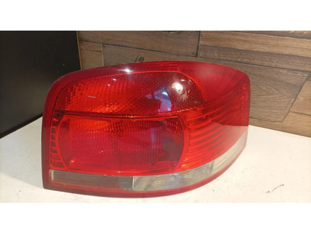 Задний фонарь правый 8P0945258A Audi A3 S3 8P 2003-2012 года