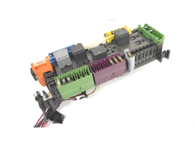 Pojistková skříňka A1669061202 Mercedes-Benz GLA W156 2017