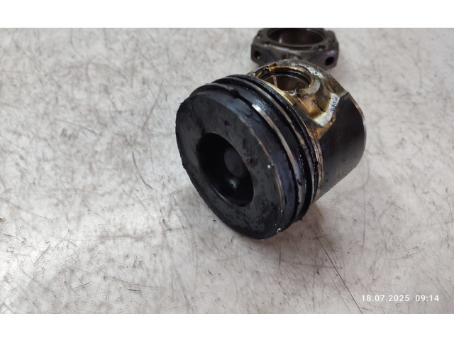 Píst Hyundai Santa Fe d4eb