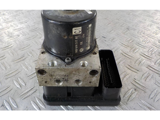 Блок АБС 1K0907379AC, 00005305H0 Volkswagen Caddy 2004 - 2010 года