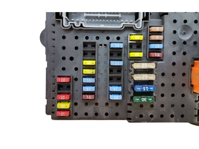 Блок предохранителей 30728512, 05W261 Volvo XC90