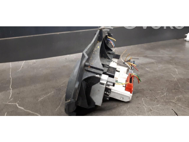 Дисплей    p7700428029a   Renault Clio II