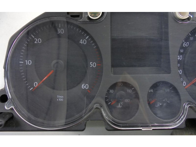 Панель приборов    Volkswagen PASSAT B6       