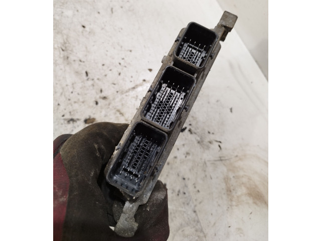 Řídící jednotka 8V2112A650EC, 5WS40584CT Ford Fiesta 2010