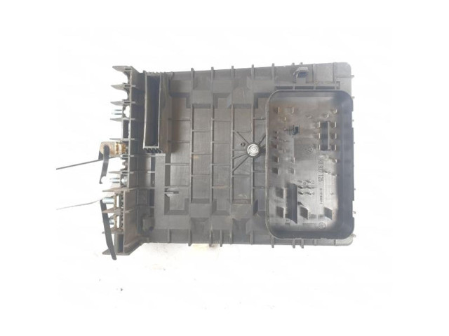 Блок предохранителей 1K0937125, 1K0937125   Volkswagen Jetta V    