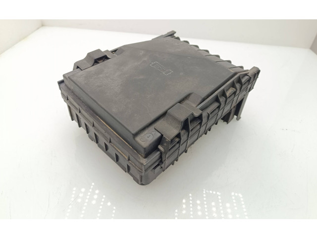 Блок предохранителей 1K0937125D, 1K0937118   Skoda Yeti (5L)    