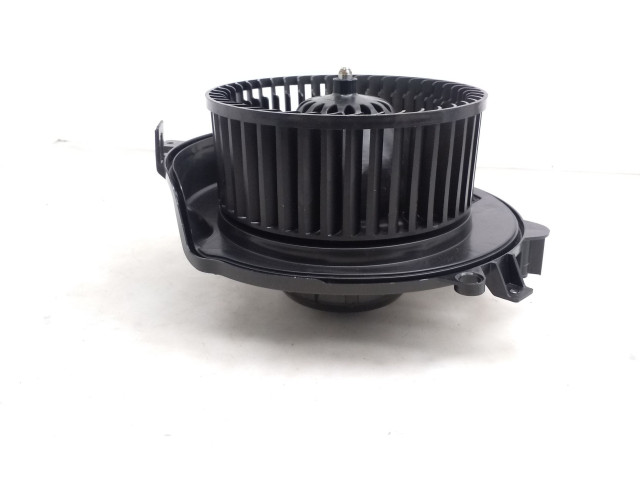 Вентилятор печки 5WC819015 Skoda Karoq