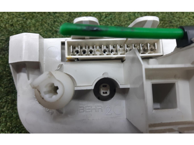 Блок управления климат-контролем 13215936   Opel Meriva A