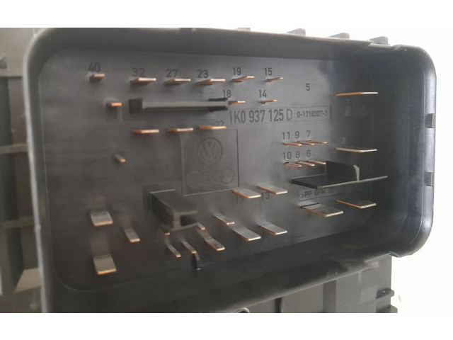 Блок предохранителей 1K0937125D Audi A3 S3 8L