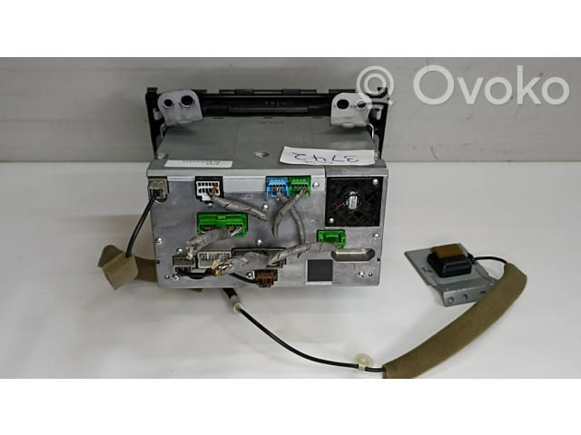 Радио/ проигрыватель CD/DVD / навигация