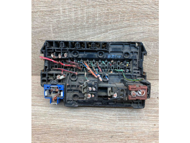 Pojistková skříňka 243110E000, 72404047 Nissan Terrano 2000