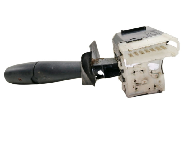 Ручка стеклоочистителей    Renault Trafic I