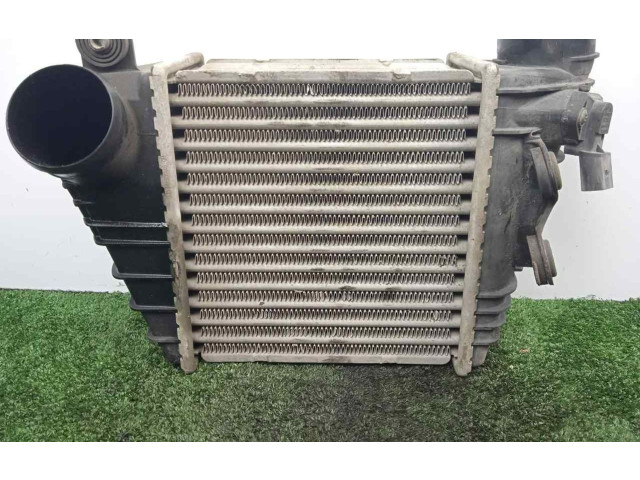 Интеркулер 1J0145803-IA1070 Skoda Octavia Mk1 (1U)