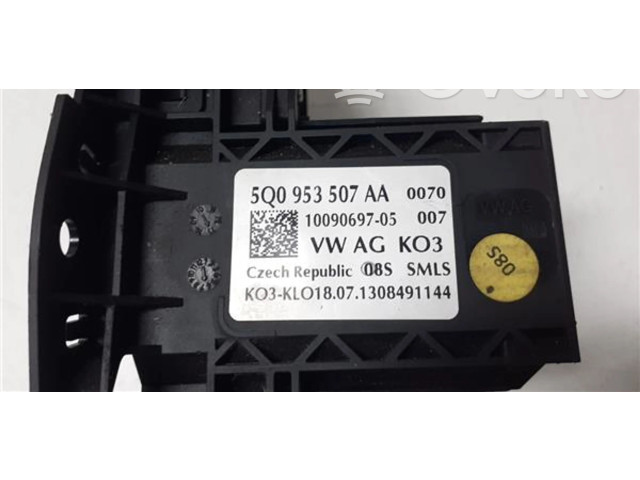 Ручка стеклоочистителей 5Q0953507AA Volkswagen Golf VII