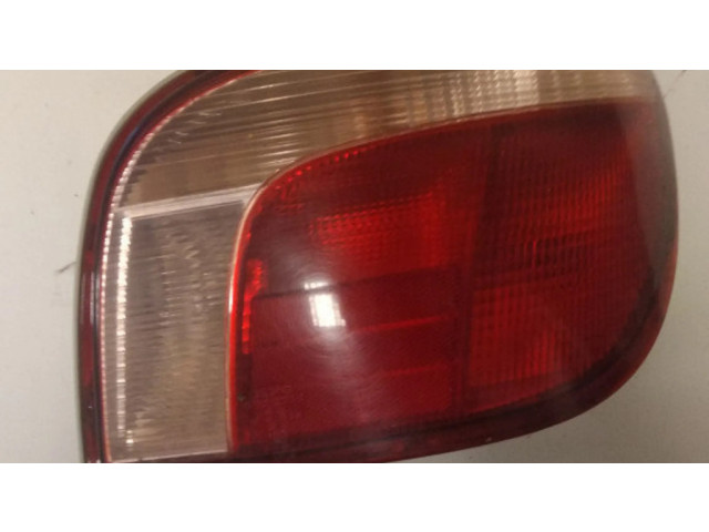 Задний фонарь правый сзади DP Toyota Yaris 2003-2005 года