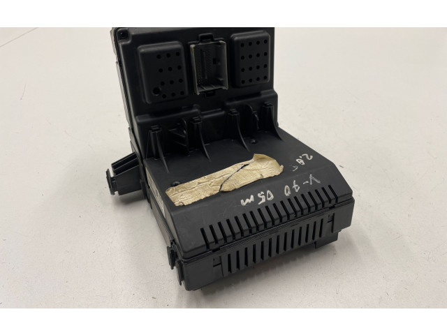 Блок предохранителей 30765646, 28043321 Volvo V70