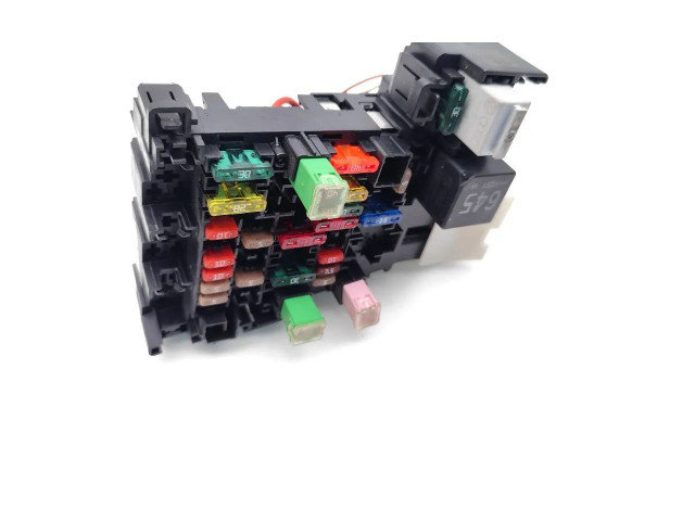 Блок предохранителей 5Q0937615C Skoda Octavia Mk3 (5E)