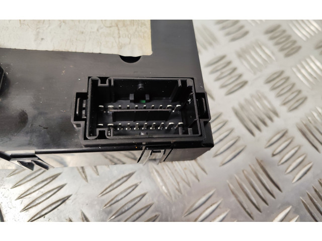 Блок предохранителей 00521934040, 5172500G0S Jeep Renegade