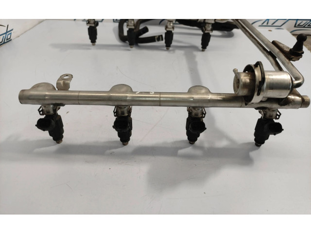 Vstřikovací lišta 077133681AA Audi A8 S8 D3 4E