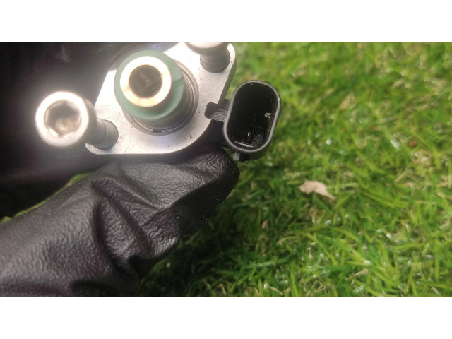 Vstřikovač 55577403 Chevrolet Cruze II pro benzínový motor 1.4