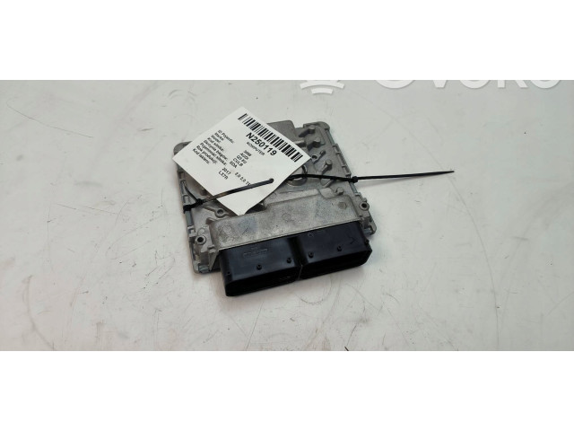 Блок управления двигателем ECU 06K907425C Audi Q3 8U