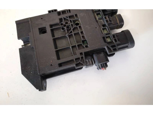 Pojistková skříňka 243800011r Renault Megane III 2011