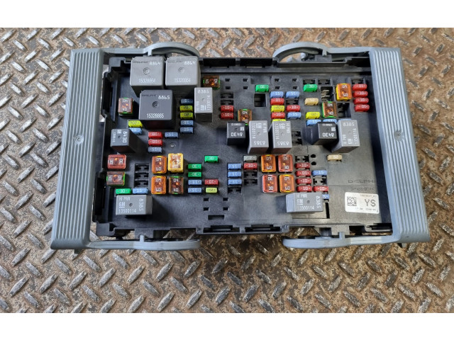 Pojistková skříňka 19210437, 15097981 Cadillac Escalade 2007