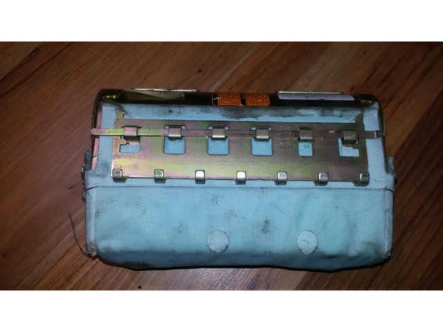 Подушка безопасности пассажира Mazda 626