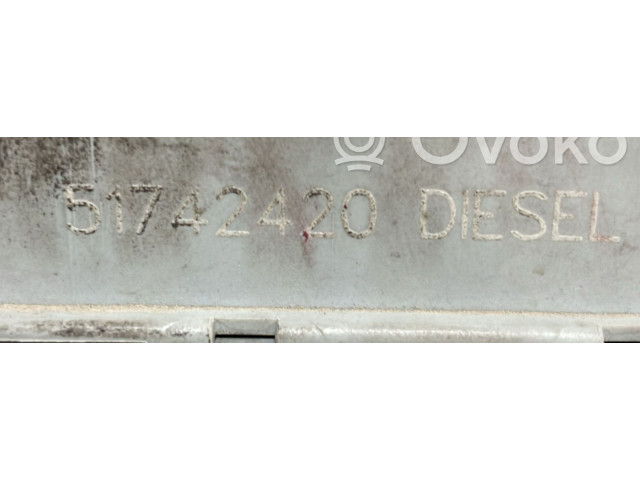 Блок предохранителей 51742420, 51742420 Alfa Romeo GT