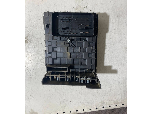 Блок предохранителей  1K0937125, 01718307J   Skoda Octavia Mk2 (1Z)    