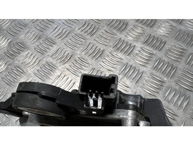 Моторчик заднего дворника 0390201588    Mazda 3 I