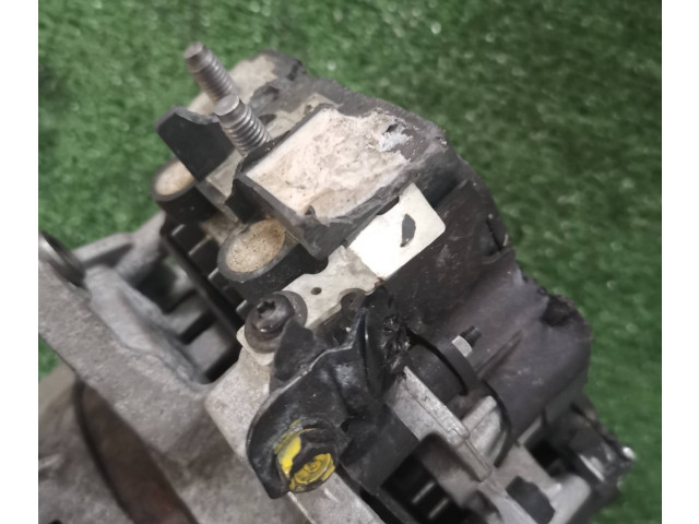 Генератор 25281-2U304 KIA Pro Cee'd III