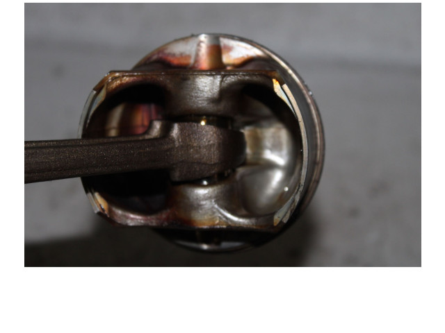 Píst BMW 1 E81 E87 pro benzínový motor 1.6