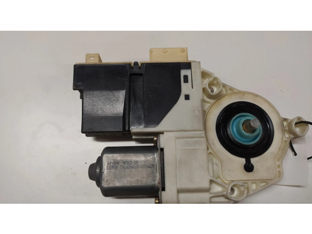 Передний двигатель механизма для подъема окон