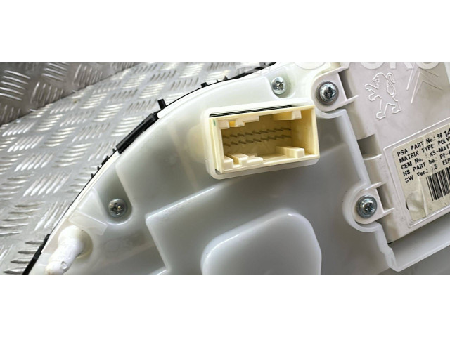 Панель приборов 9814039880, 9814697280 Peugeot 2008 I