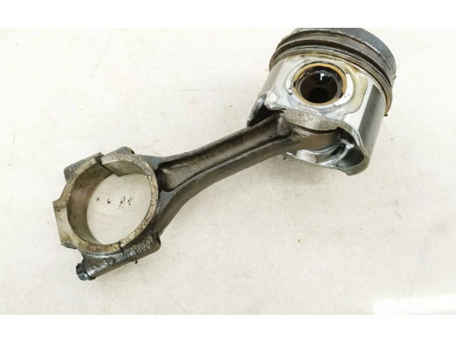  Поршень с шатуном  038j  Volkswagen PASSAT B6  