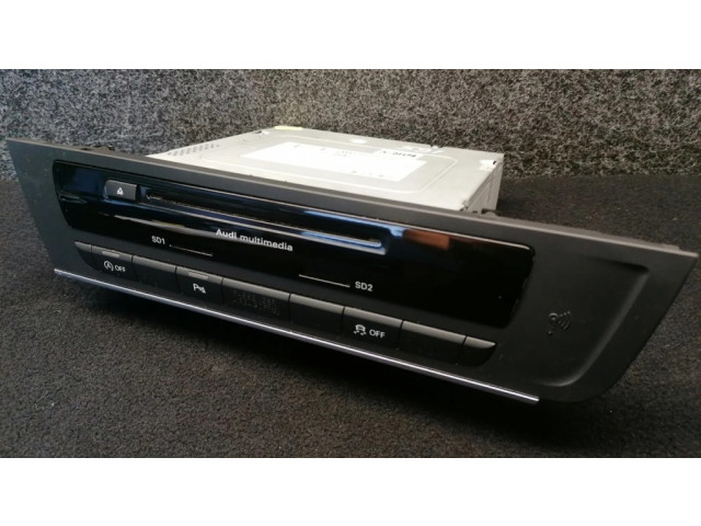 Радио/ проигрыватель CD/DVD / навигация