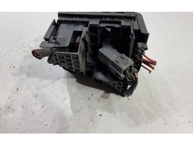   Pojistková skříňka 1K0937132G, 1K0937132F   Volkswagen Tiguan 2010