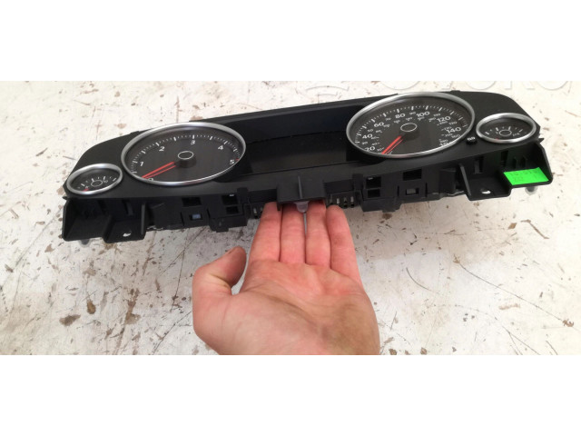 Přístrojová deska Volkswagen Touareg II 2017 7P6920980A, 7P6920980A