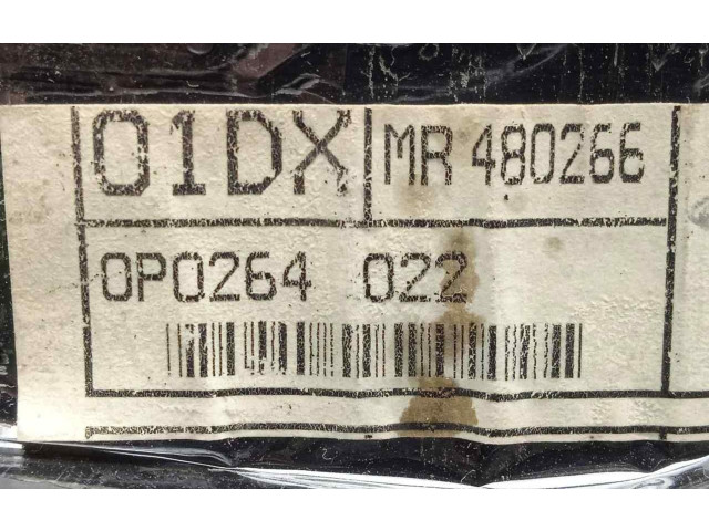 Панель приборов MR480266 Mitsubishi Carisma