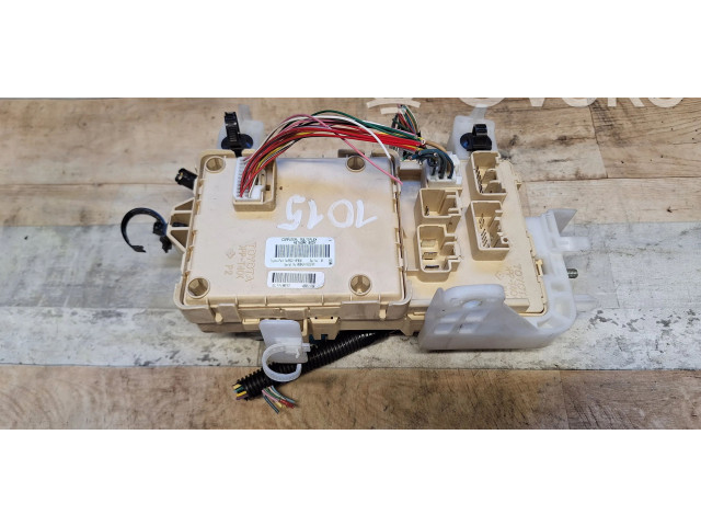 Блок предохранителей  892210F030   Toyota Corolla Verso AR10    