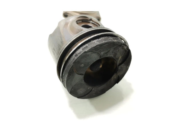 Поршень с шатуном    Volvo XC90