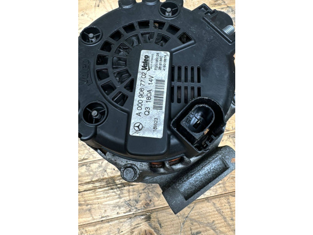 Генератор A0009067702, 2618188C   Mercedes-Benz Vito Viano W447      