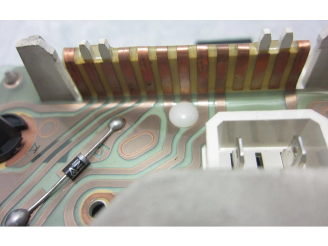 Панель приборов 7700831759   Renault Clio I       