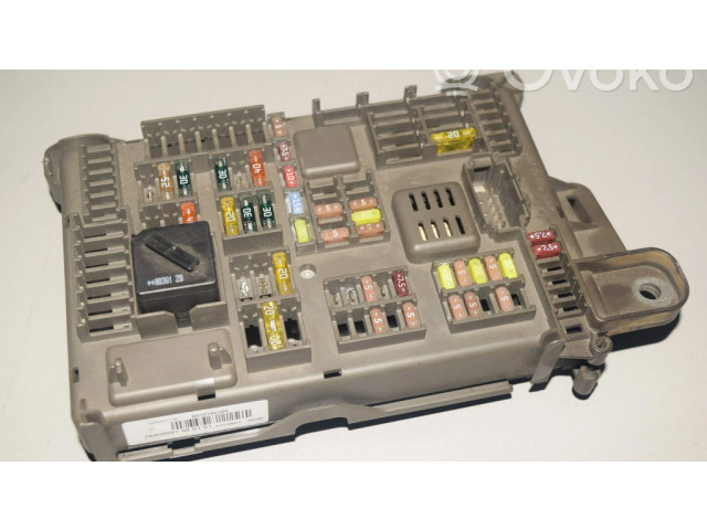 Pojistková skříňka 6931687 BMW X6 E71 2009