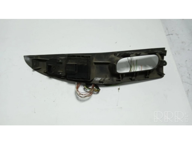 Включатель электрических окон